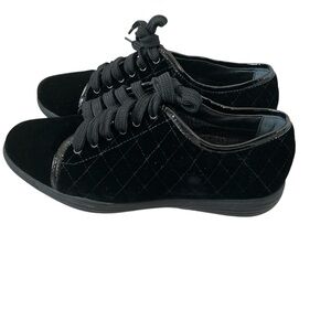 Aquatalia velvet athletic shoes black size 6 lace up fashion sneakers
